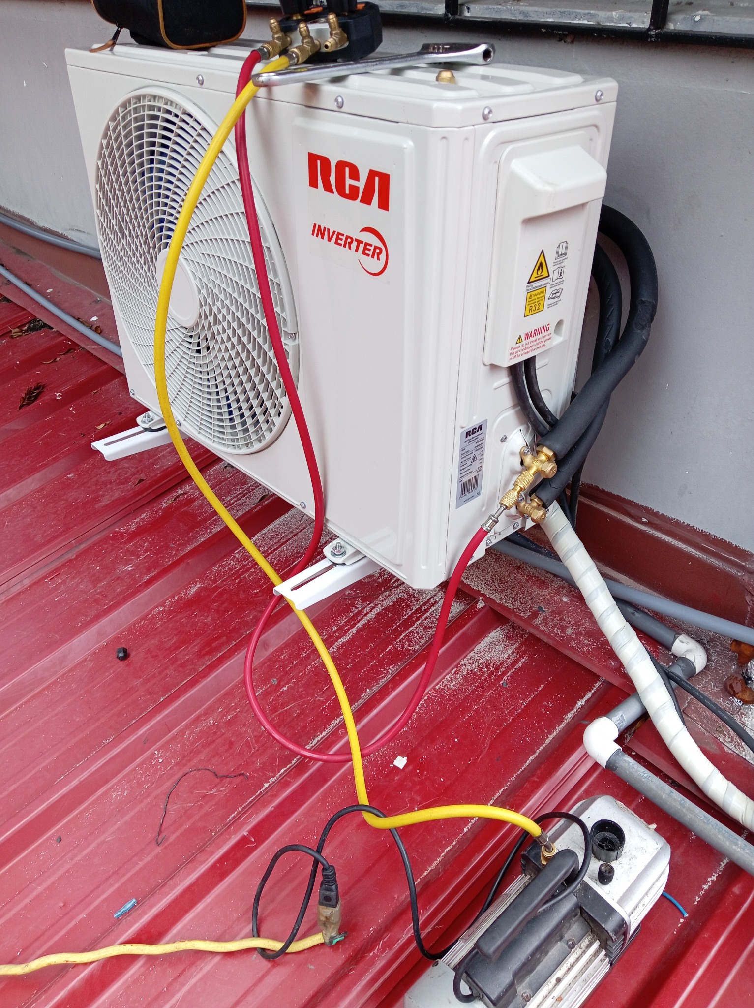 Vacío profundo y comprobación de refrigerante R32