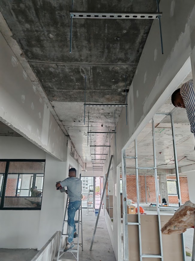 Anclajes unistrut en losa estructural